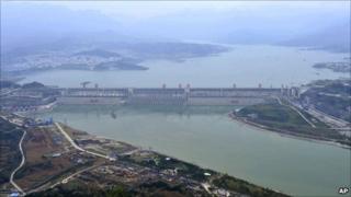 Плотина Три ущелья в Ичане, Китай (файл изображения)