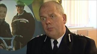 West Midlands and Staffordshire police forces share services - BBC News