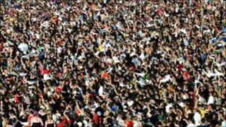 Crowd of thousand at Slane