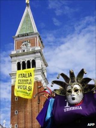 Yes vote poster on Campanile in St Marks Square, Venice - 10 June