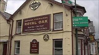 Tafarn y Royal Oak, Penrhyndeudraeth