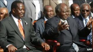 Kenya's Prime Minister Raila Odinga and President Mwai Kibaki seated in parliament (archive shot)
