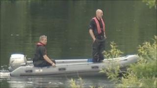 Berkshire police searching the River Thames