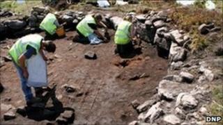 Archeologists at the previous Bellever excavation