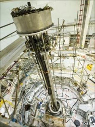 The tool over the reactor vessel