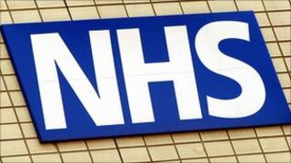 NHS and police pledge to tackle attacks on staff - BBC News