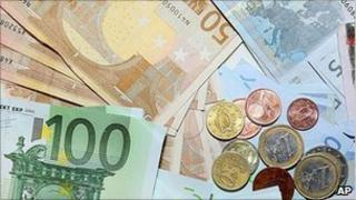 euro notes and coins