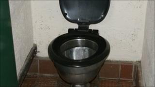 public toilets (generic)