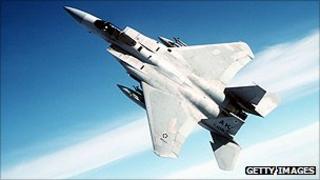 Файловая фотография истребителя F-15