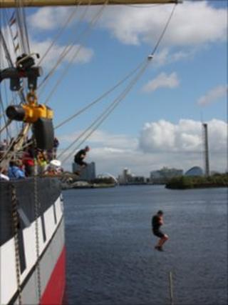 Runners walk the plank on the Glenlee