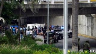 General view of the scene where 35 bodies were found at the Adolfo Ruiz Cortinez Blvd in Boca del Rio municipality, Veracruz State, Mexico, 20 September 2011