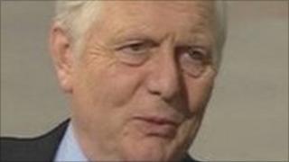 Syr Emyr Jones Parry