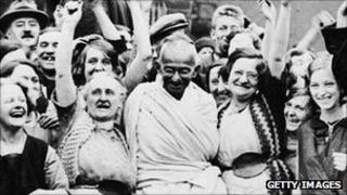 Gandhi with weavers from Greenfield Mill during a visit to Darwen n 1931
