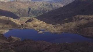 Eryri o gopa'r Wyddfa