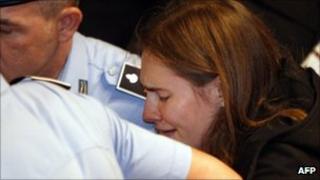 Amanda Knox reacts to her acquittal