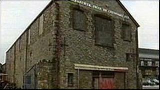 Roedd adeilad y Goleuad yn ganolfan i'r diwydiant papur newydd