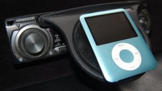 Gary Smith's CD Slot Mount invention