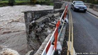 Pont Crughywel