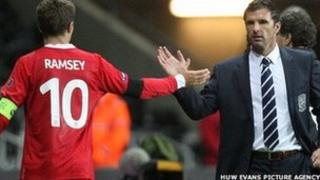 Aaron Ramsey a Gary Speed