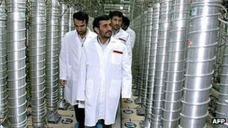 President Mahmoud Ahmadinejad at Natanz uranium enrichment facility in 2008
