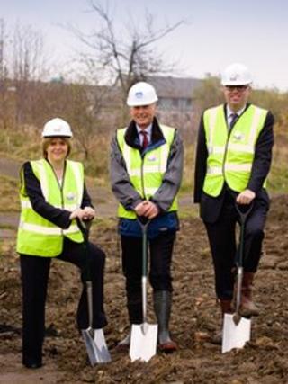 Left to right: Nicola Sturgeon, Dr Charles Winstanley, NHS Lothian chairman and Paul Edie, Edinburgh City Council's health and social care convener