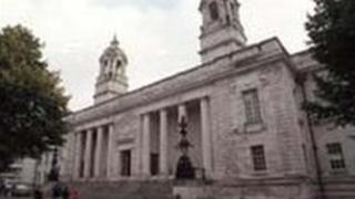 Llys y Goron Caerdydd