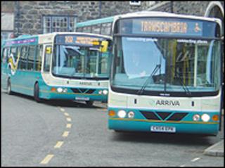 Bysiau yn Aberystwyth