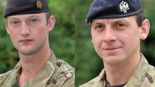 Is-gapten David Boyce ac is-gorporal Richard Scanlon