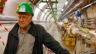 Профессор Питер Хиггс в туннеле Большого адронного коллайдера в Европейской организации ядерных исследований (Cern)