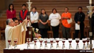 Bishop Zavala celebrating mass in 2005