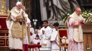 Pope Benedict leads Mass at the Vatican (6 January)