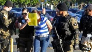 Woman arrested in San Juan, Puerto Rico in connection with identity fraud case, 11 January 2012