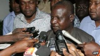 Nigeria Labour Congress president Abdulwaheed Omar talks to media in Abuja. Photo: 15 January 2012
