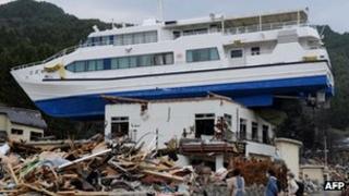 Beached boat from Japanese quake (April 2011)