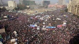 Protesters gather in Tahrir Square, Cairo (25 Jan 2012)