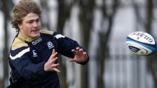Cluicheadair rugbaidh na h-Alba Dàibhidh Denton