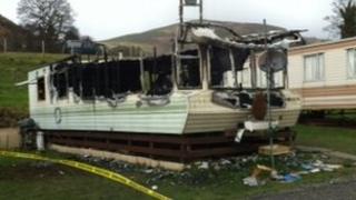 Y garafán wedi'i llosgi yn Llangollen