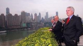 Carwyn Jones yn China