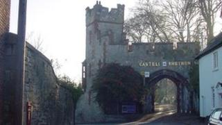 Mynedfa i Gastell Rhuthun