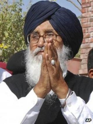 India politics: Parkash Singh Badal is Punjab's new chief - BBC News