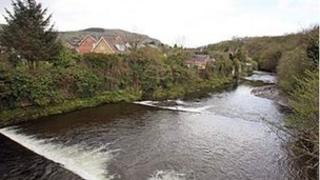 Yr Afon Tawe yn Ystradgynlais