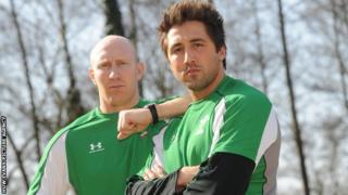 Tom Shanklin a Gavin Henson yn 2009