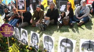 Leftist activists hold rally outside Ankara courthouse, 4 Apr 12