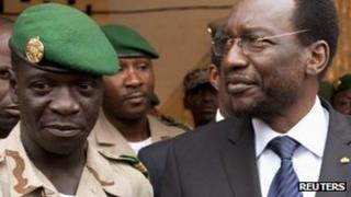 Mali's coup leader Capt Sanogo (L) and parliamentary speaker, Dioncounda Traore (R)