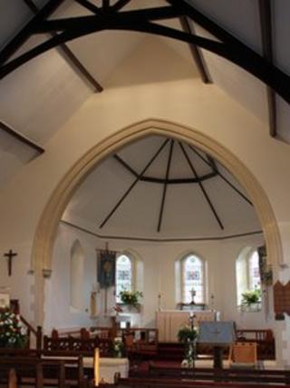 Eglwys Cwmbach ger Aberdâr