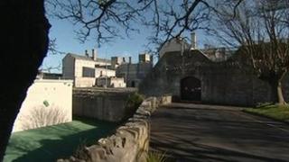 Portland Young Offender Institute labelled complacent - BBC News