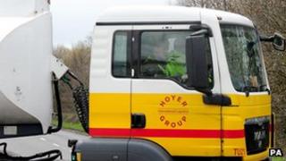 Fuel tanker