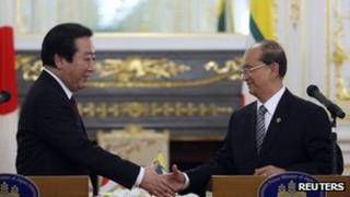 Yoshihiko Noda and Thein Sein shake hands (21/05/2012)