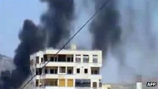 Screengrab of video purportedly showing smoke rising from Syrian city of Hama (23 April 2012)