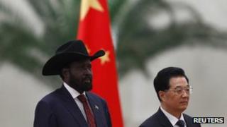 Salva Kiir (L) and Hu Jintao, Beijing 24 April 2012